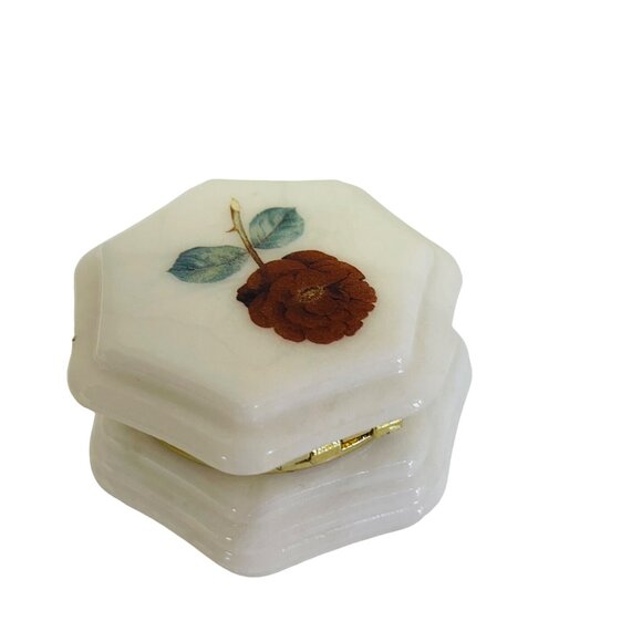 Vintage Genuine Alabaster Trinket Box With Floral Design Made In Italy - Picture 8 of 9